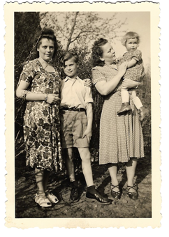 Photo de famille des années 40