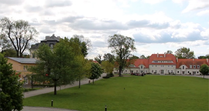 Kreisau in Polen: Schloß und Gutshof