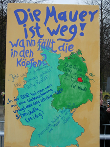 Mauerfall Berlin- Dominosteinmauer - mur de dominos