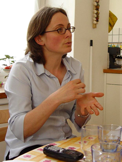 Correspondante d'un journal hebdomadaire qui s'appelle L'Express, Blandine Milcent travaille aussi pour RTL. Blandine Milcent, correspondante en Allemagne pour L'Express et journaliste pour RTL.